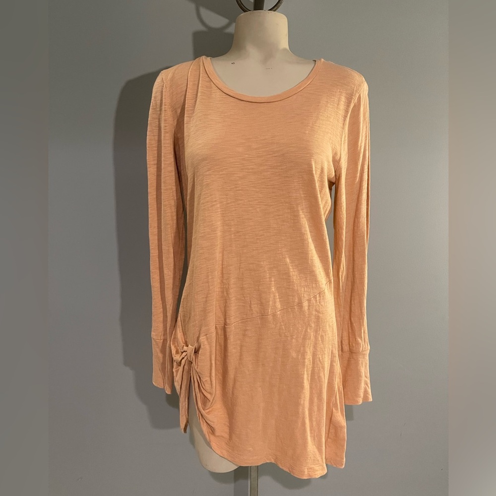 Peach woman’s tunic blouse long sleeve top woman’s medium G by Giuliana